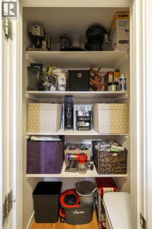 Apartment for Sale in 101, 312 15 Avenue NE|Calgary, Alberta T2E1H2 3