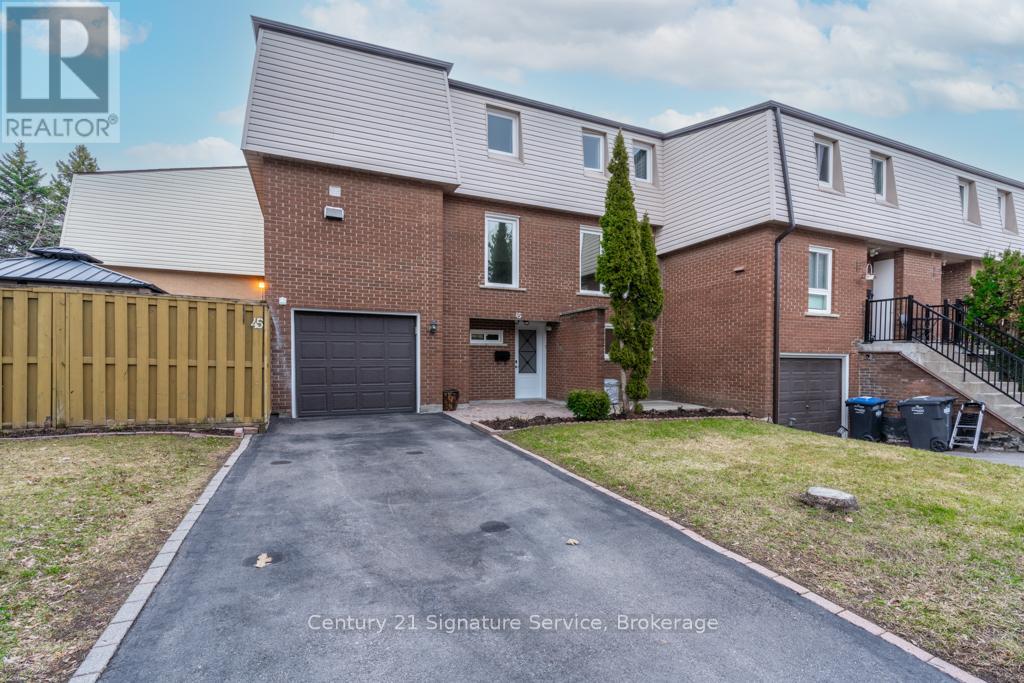 Row / Townhouse for Sale in 45 - 3175 KIRWIN AVENUE|Mississauga (Cooksville), Ontario L5A3M4 2