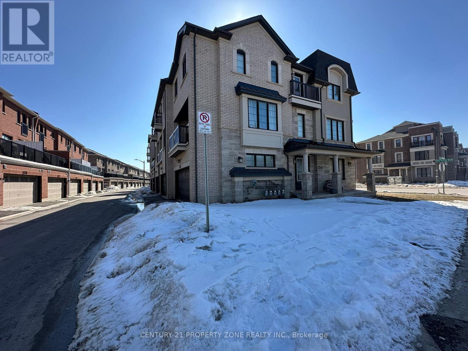 Row / Townhouse for Sale in 1216 WHEAT BOOM DRIVE|Oakville (JM Joshua Meadows), Ontario L6H7W4 3