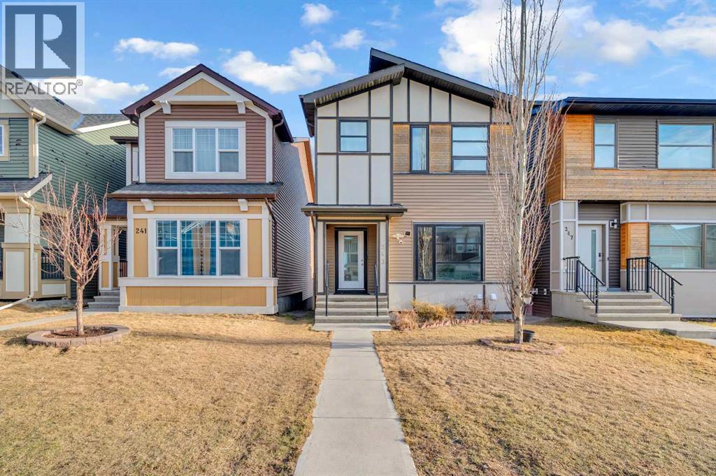 House for Sale in 243 Evansborough Way NW|Calgary, Alberta T3P0N9 2