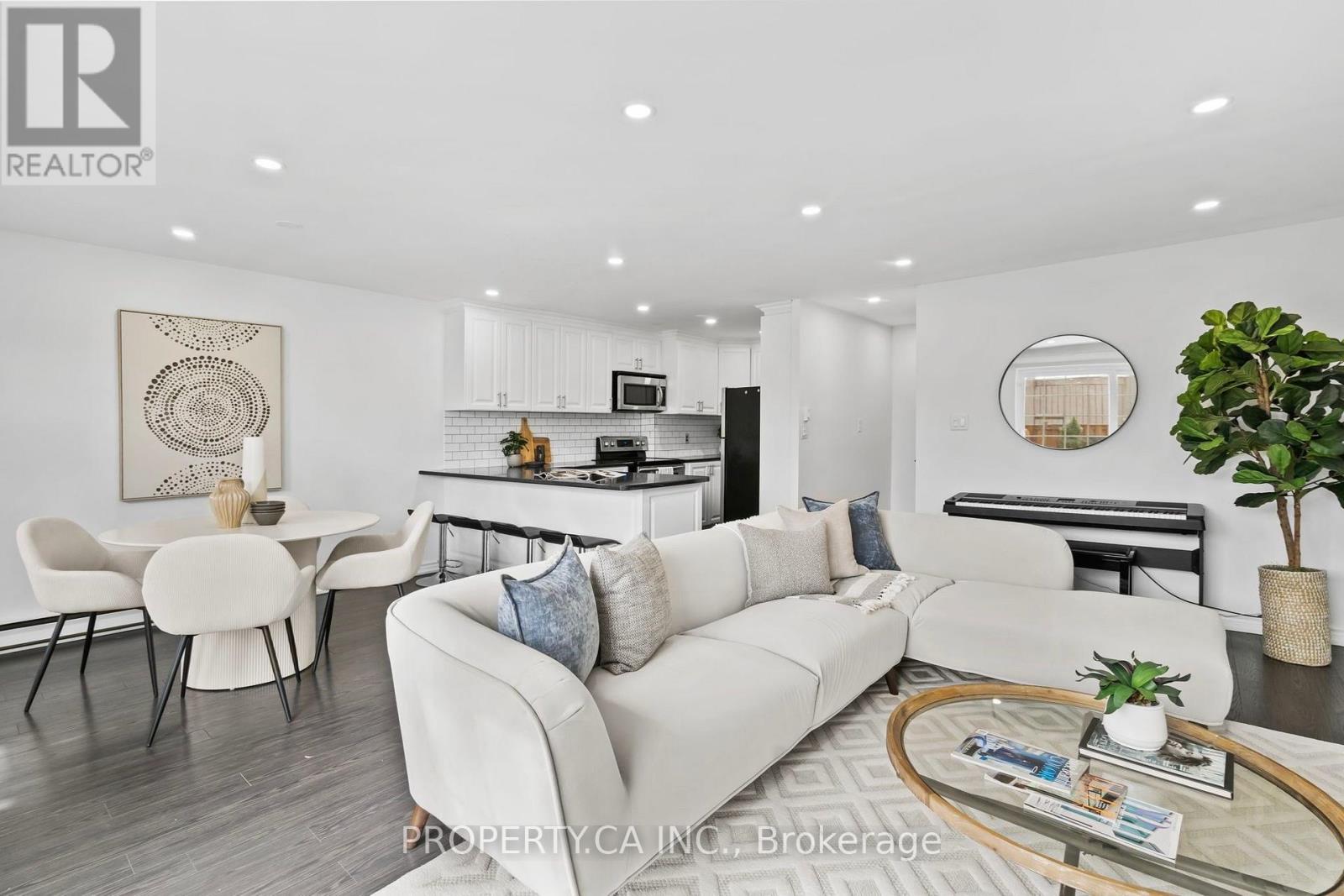 Row / Townhouse for Sale in 179 - 1055 DUNDAS STREET E|Mississauga (Applewood), Ontario L4Y3X6 5