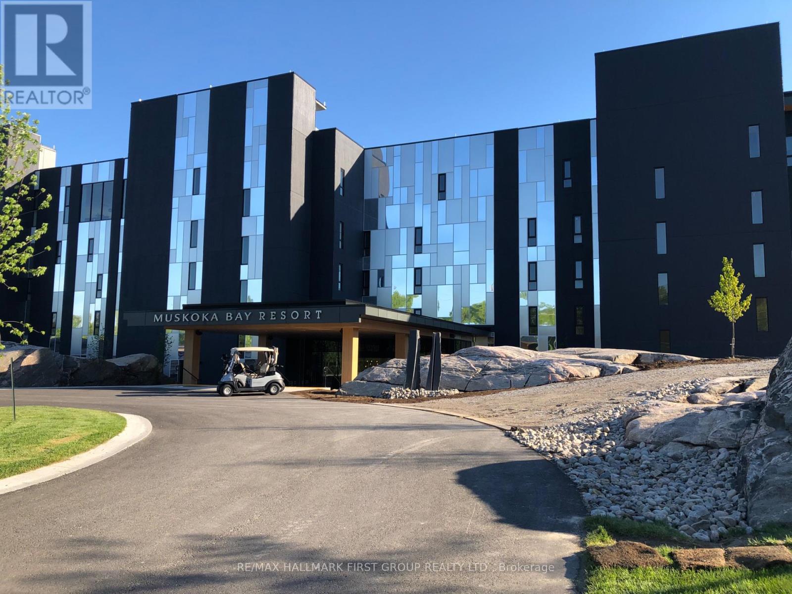 104 - 120 CARRICK TRAIL