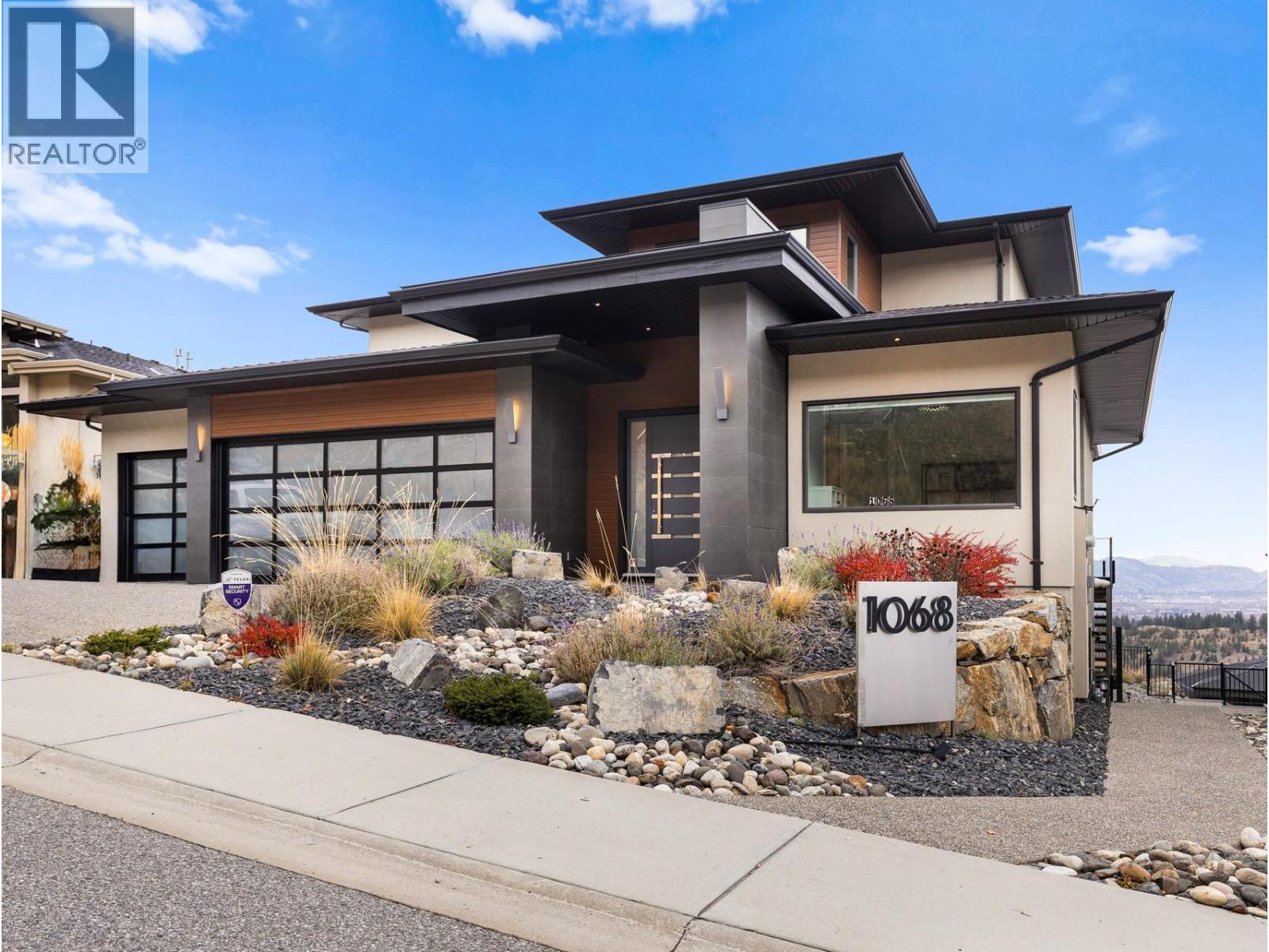 1068 Clarance Avenue