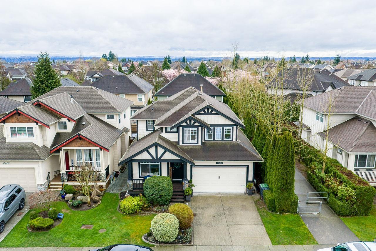 For sale: 19662 73A AVENUE, Langley, British Columbia V2Y3C4