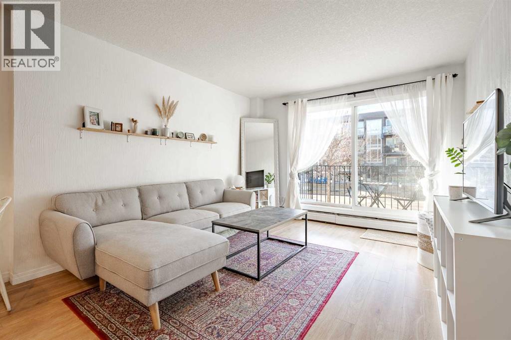 Apartment for Sale in 202, 340 4 Avenue NE|Calgary, Alberta T2E0J3 2