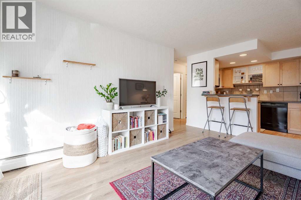 Apartment for Sale in 202, 340 4 Avenue NE|Calgary, Alberta T2E0J3 3