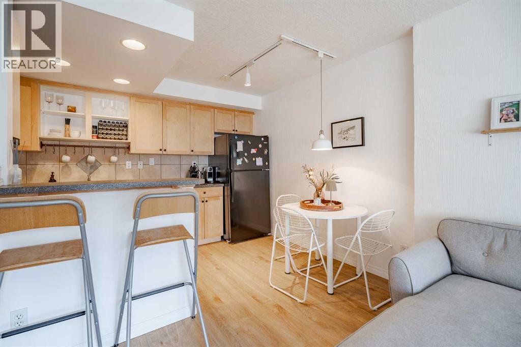 Apartment for Sale in 202, 340 4 Avenue NE|Calgary, Alberta T2E0J3 5