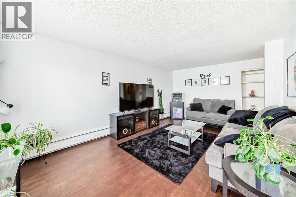 Apartment for Sale in 403, 4455D Greenview Drive NE|Calgary, Alberta T2E6M1 4