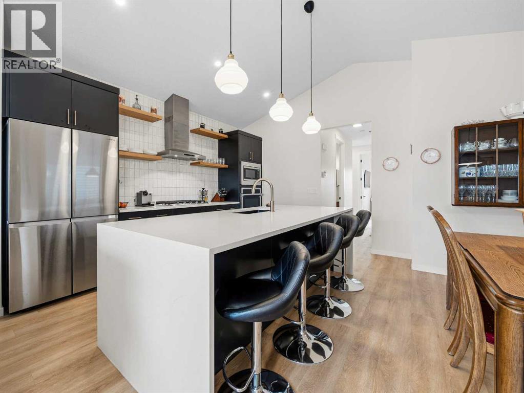 House for Sale in 111 Haskayne Drive NW|Calgary, Alberta T3L0H1 2