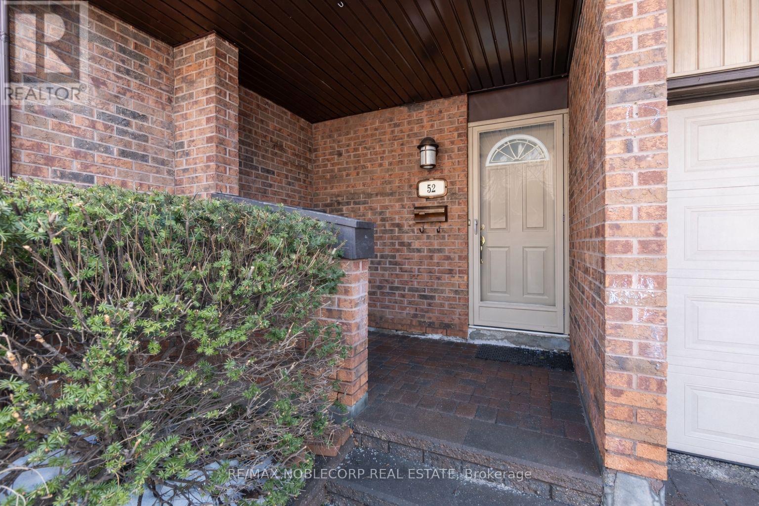 Row / Townhouse for Sale in 52 - 1080 WALDEN CIRCLE|Mississauga (Clarkson), Ontario L5J4J9 2