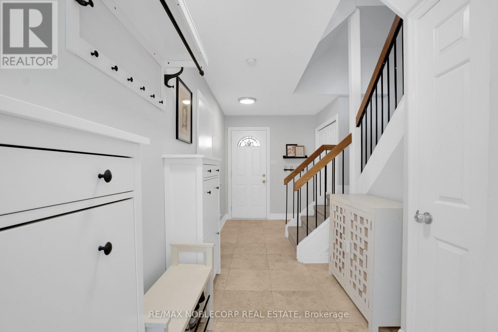 Row / Townhouse for Sale in 52 - 1080 WALDEN CIRCLE|Mississauga (Clarkson), Ontario L5J4J9 4