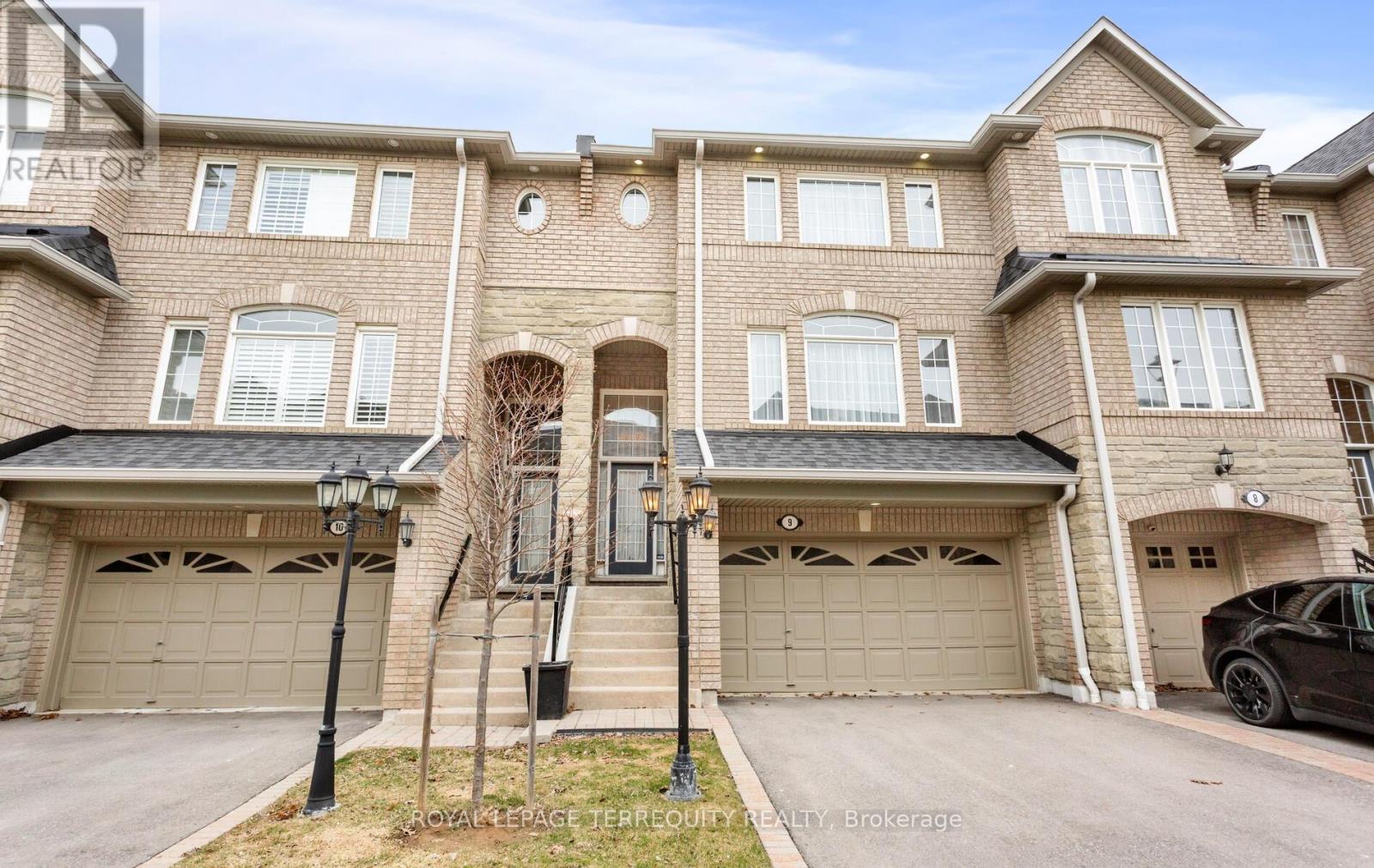 Row / Townhouse for Sale in 9 - 485 BRISTOL ROAD W|Mississauga (Hurontario), Ontario L5R4G2 2
