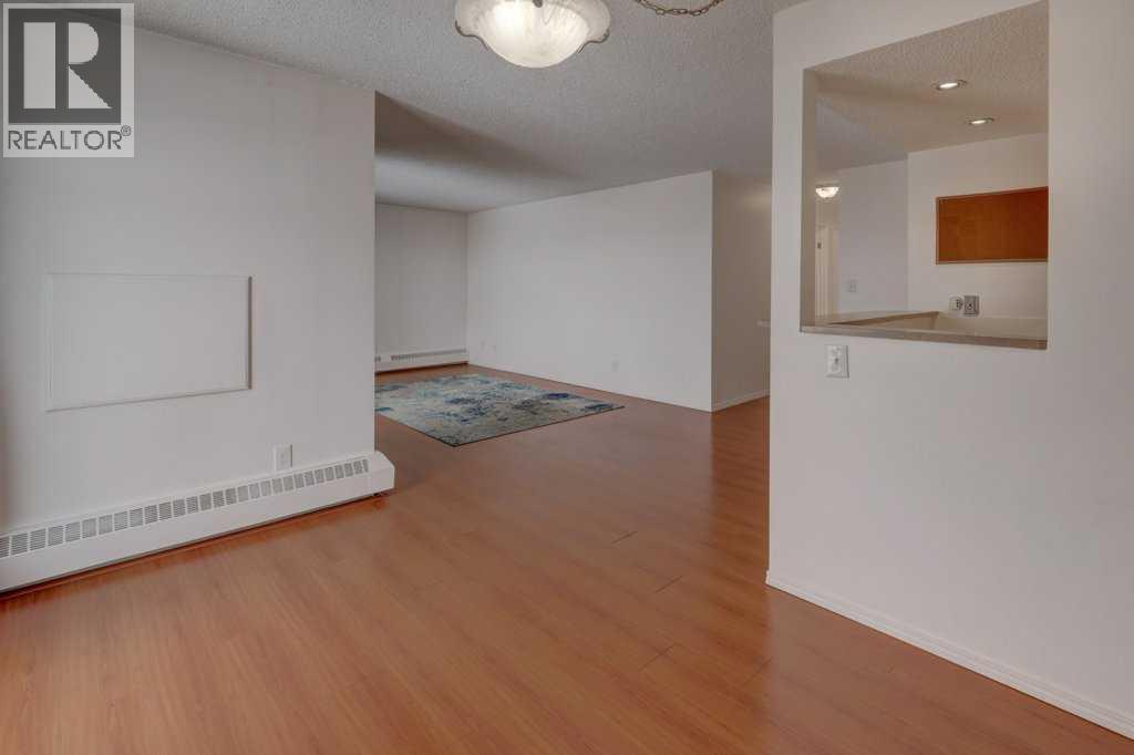 Apartment for Sale in 811, 8604 48 Avenue NW|Calgary, Alberta T3B5E6 3