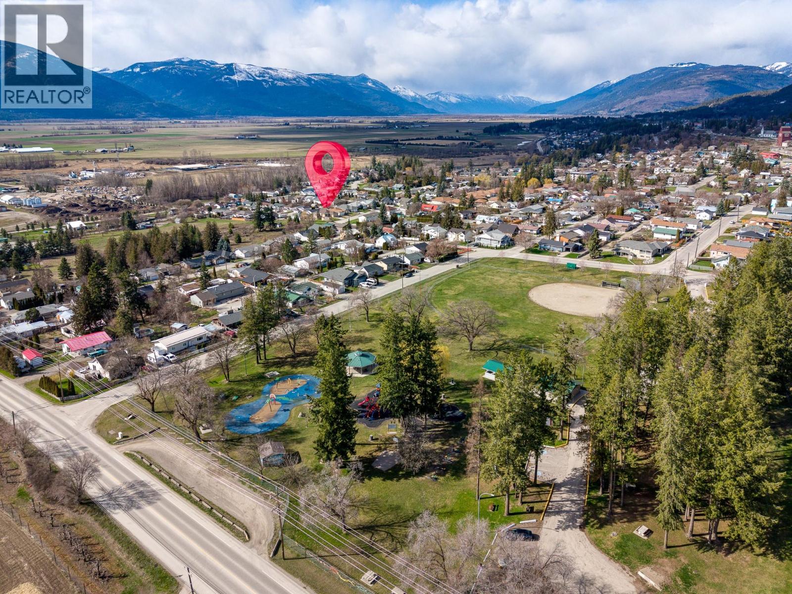 For sale: 423 6th Avenue S, Creston, British Columbia V0B1G3 - 10380992 ...
