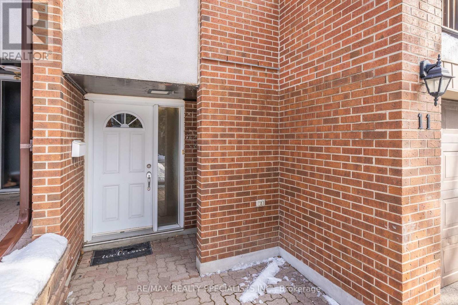 Row / Townhouse for Sale in 11 - 1051 CEDARGLEN GATE|Mississauga (Erindale), Ontario L5C3A7 4
