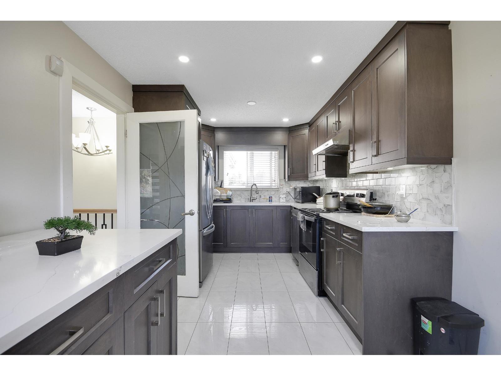 for-sale-9488-127a-street-surrey-british-columbia-v3v5k6-r3103824