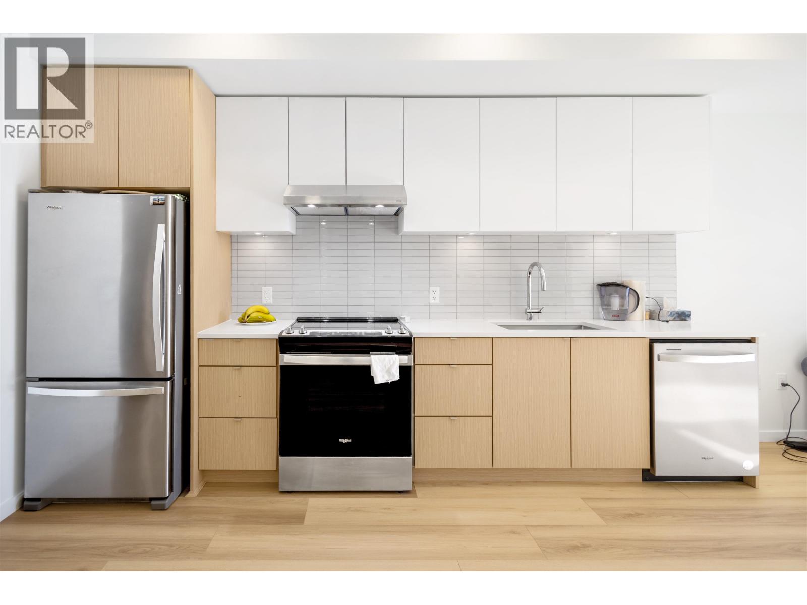 302 37994 2ND AVENUE