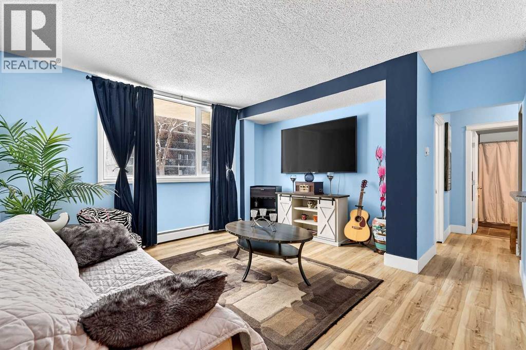 Apartment for Sale in 102, 1312 13 Avenue SW|Calgary, Alberta T3C0T3 2