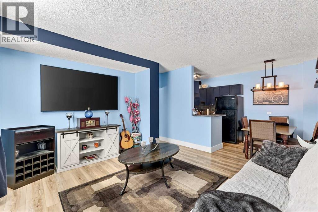 Apartment for Sale in 102, 1312 13 Avenue SW|Calgary, Alberta T3C0T3 3