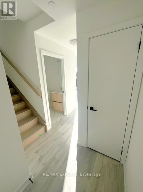 Row / Townhouse for Sale in 101 - 220 MISSINNIHE WAY|Mississauga (Port Credit), Ontario L5H0A9 3