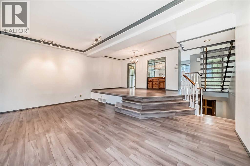 Row / Townhouse for Sale in 280, 4037 42 Street NW|Calgary, Alberta T3A2M9 2