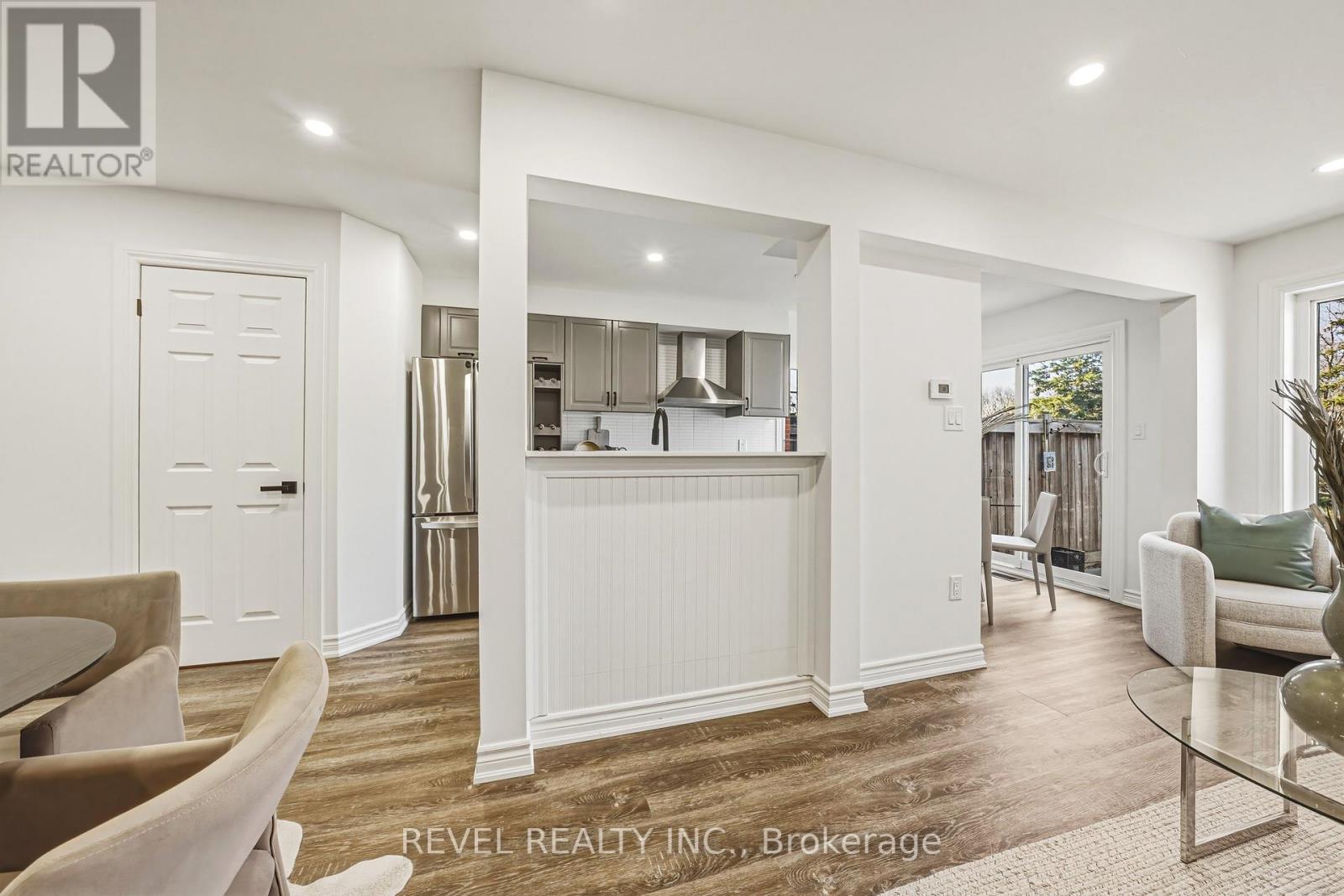 Row / Townhouse for Sale in 72 - 1588 SOUTH PARADE COURT|Mississauga (East Credit), Ontario L5M6E7 5