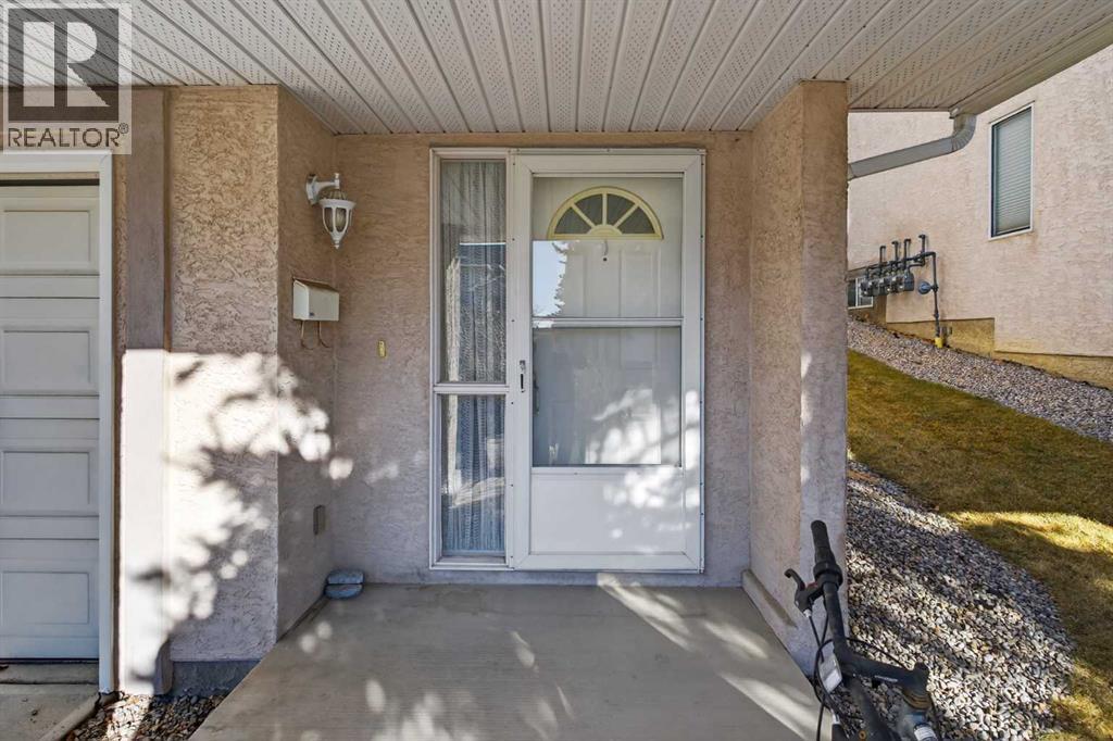 Row / Townhouse for Sale in 320 Sierra Morena Green SW|Calgary, Alberta T3H3H8 3