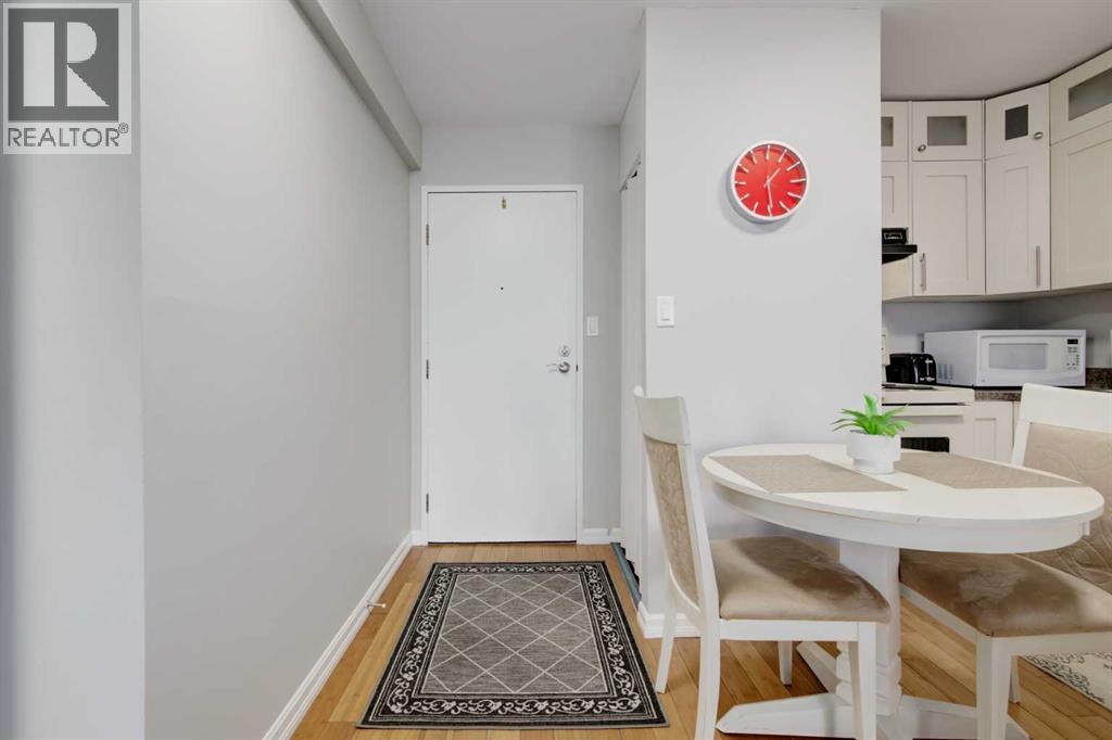 Apartment for Sale in 706, 340 14 Avenue SW|Calgary, Alberta T3Z1K4 5