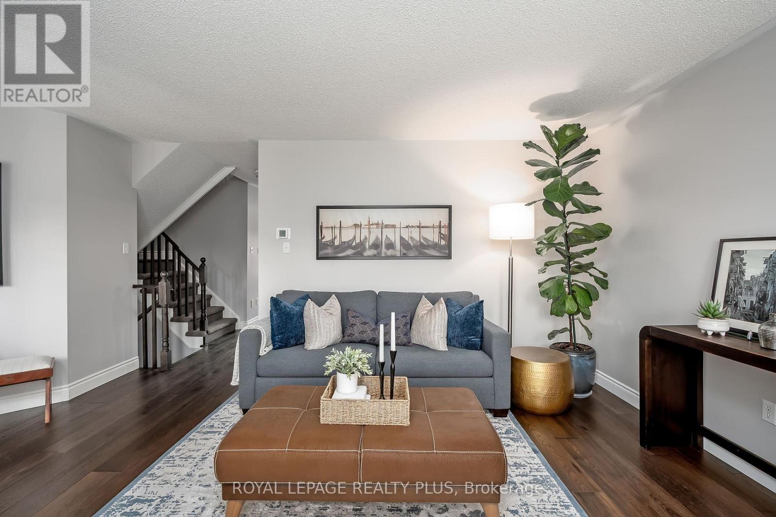 Row / Townhouse for Sale in 5887 SHELFORD TERRACE|Mississauga (Churchill Meadows), Ontario L5M6J9 5