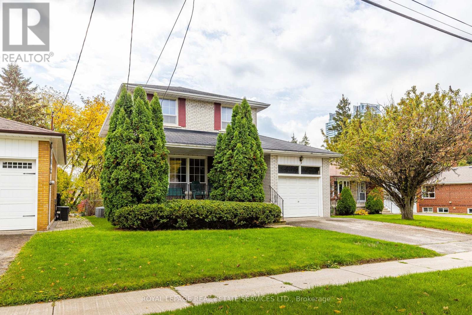 29 DOVERWOOD COURT