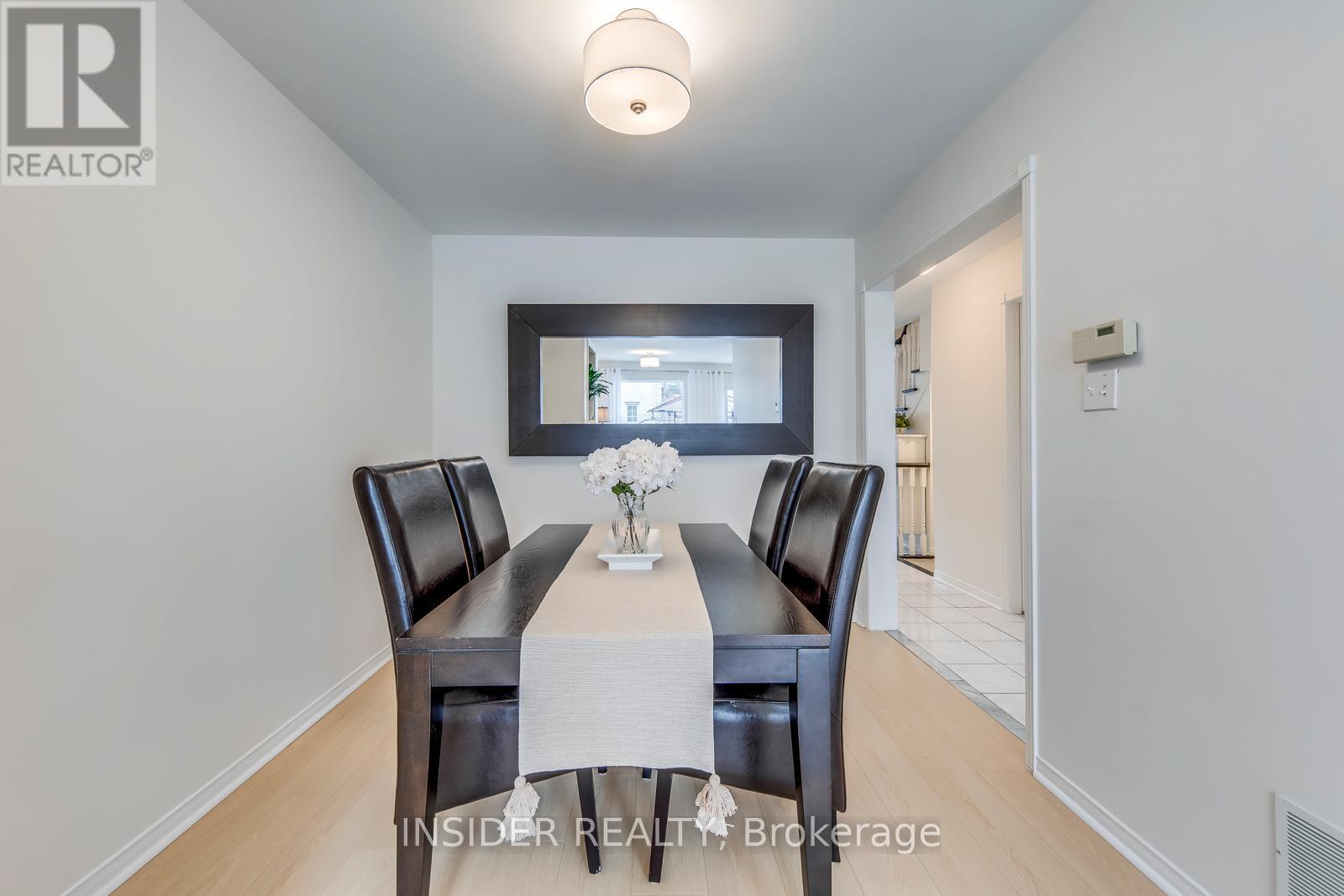 Row / Townhouse for Sale in 14 - 455 APACHE COURT|Mississauga (Hurontario), Ontario L4Z3W8 5