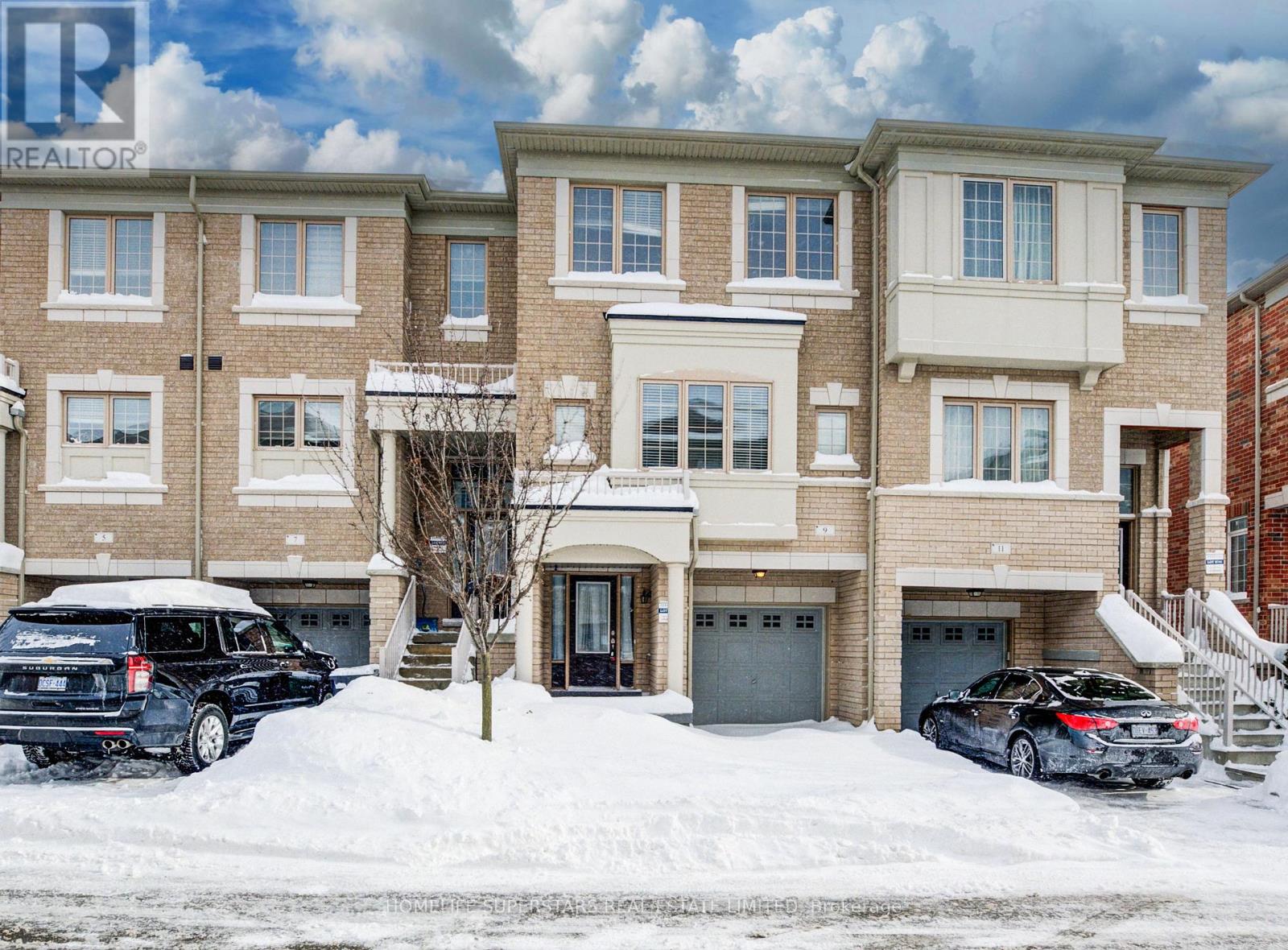 Row / Townhouse for Sale in 40 - 9 ASPEN HILLS ROAD|Brampton (Credit Valley), Ontario L6Y6E3 2