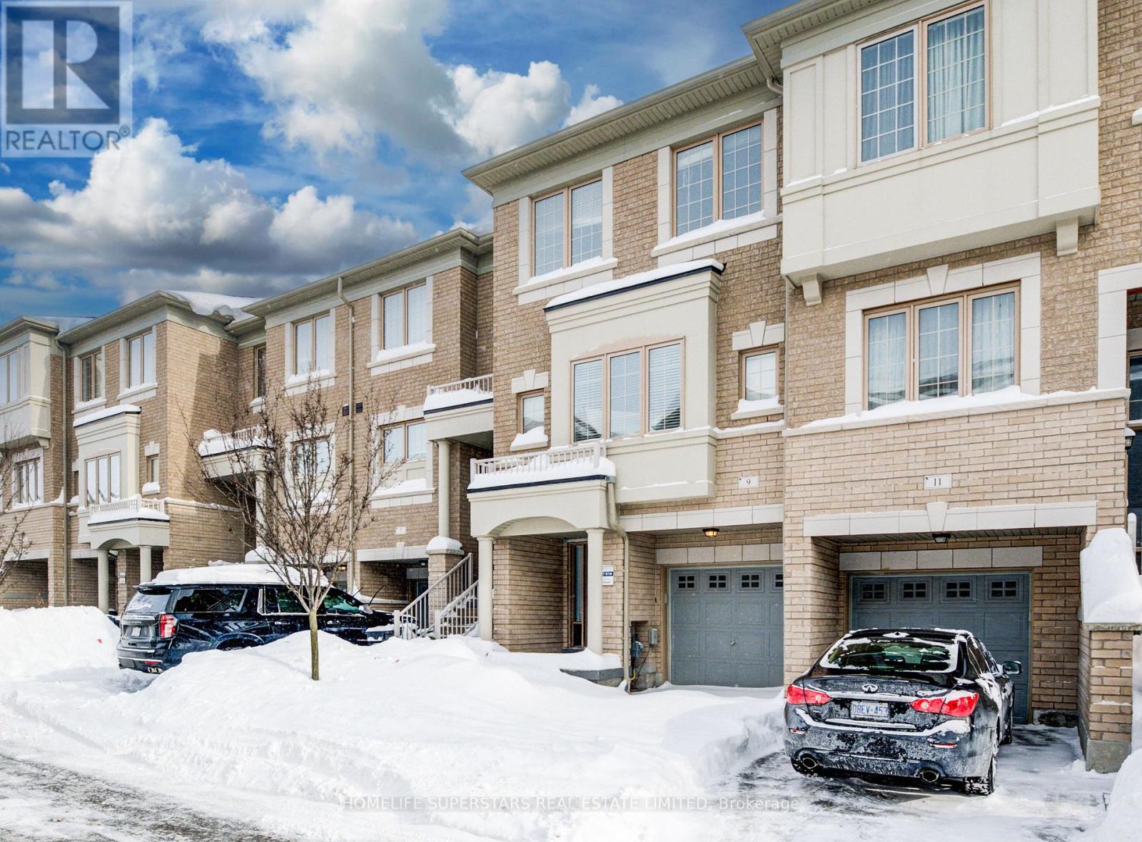 Row / Townhouse for Sale in 40 - 9 ASPEN HILLS ROAD|Brampton (Credit Valley), Ontario L6Y6E3 3