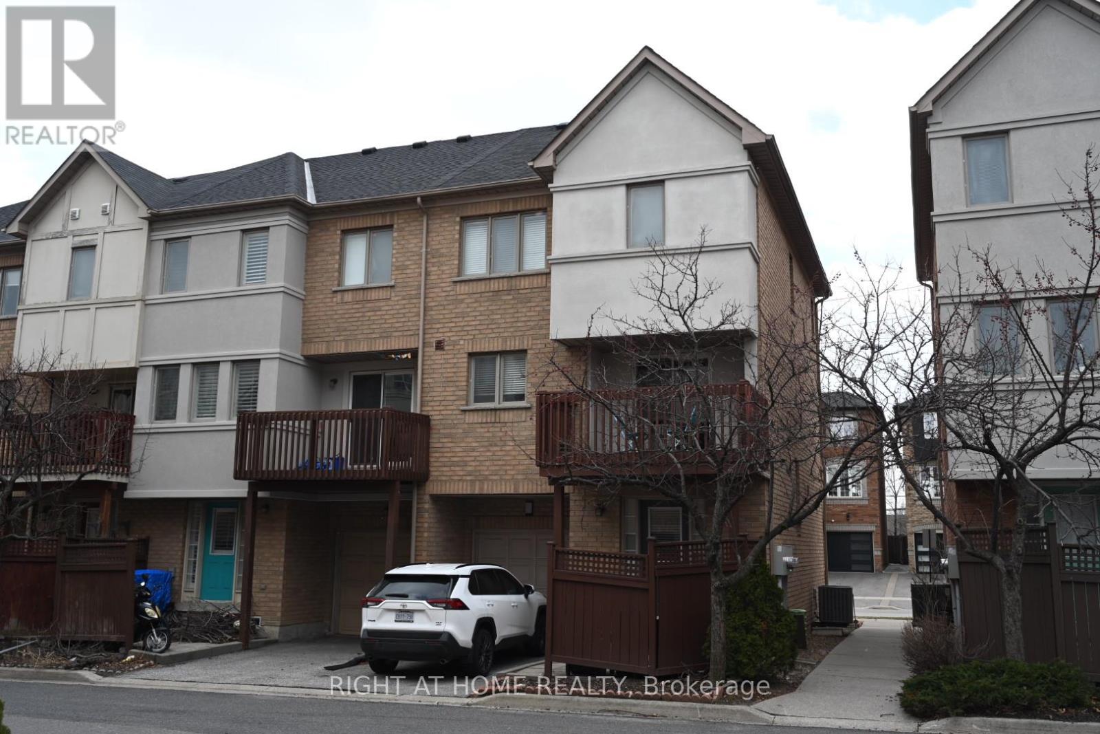 Row / Townhouse for Sale in 1 - 11 WEST DEANE PARK DRIVE|Toronto (Eringate-Centennial-West Deane), Ontario M9B2R5 5