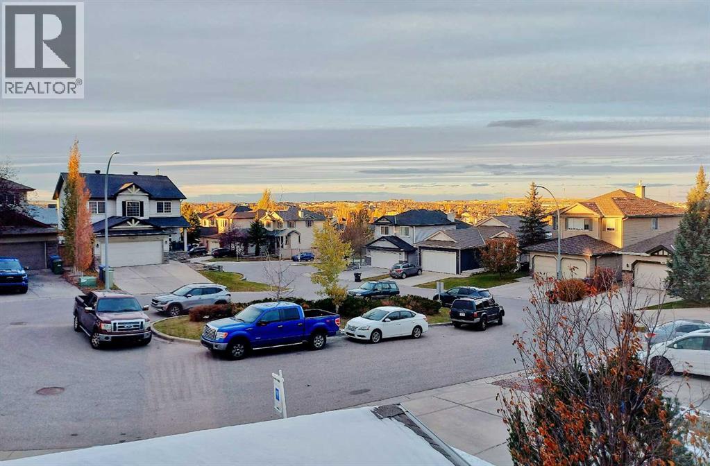 House for Sale in 133 Panamount Court NW|Calgary, Alberta T3K5S1