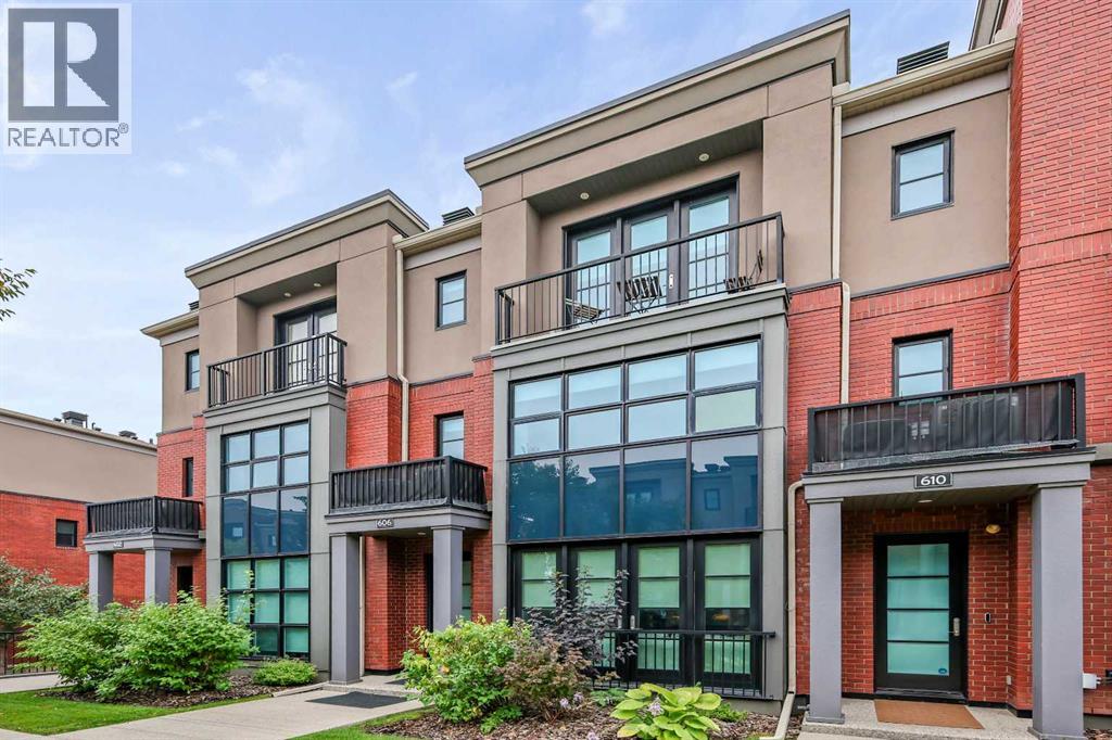 Row / Townhouse for Sale in 606 Aspen Meadows Hill SW|Calgary, Alberta T3H0G3