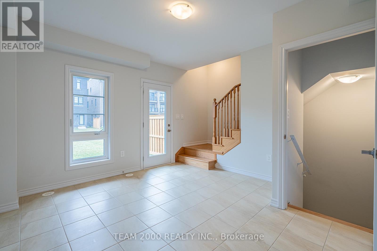 Row / Townhouse for Sale in 1277 NATIONAL VALLEY DRIVE|Mississauga (East Credit), Ontario L5V0E9 4