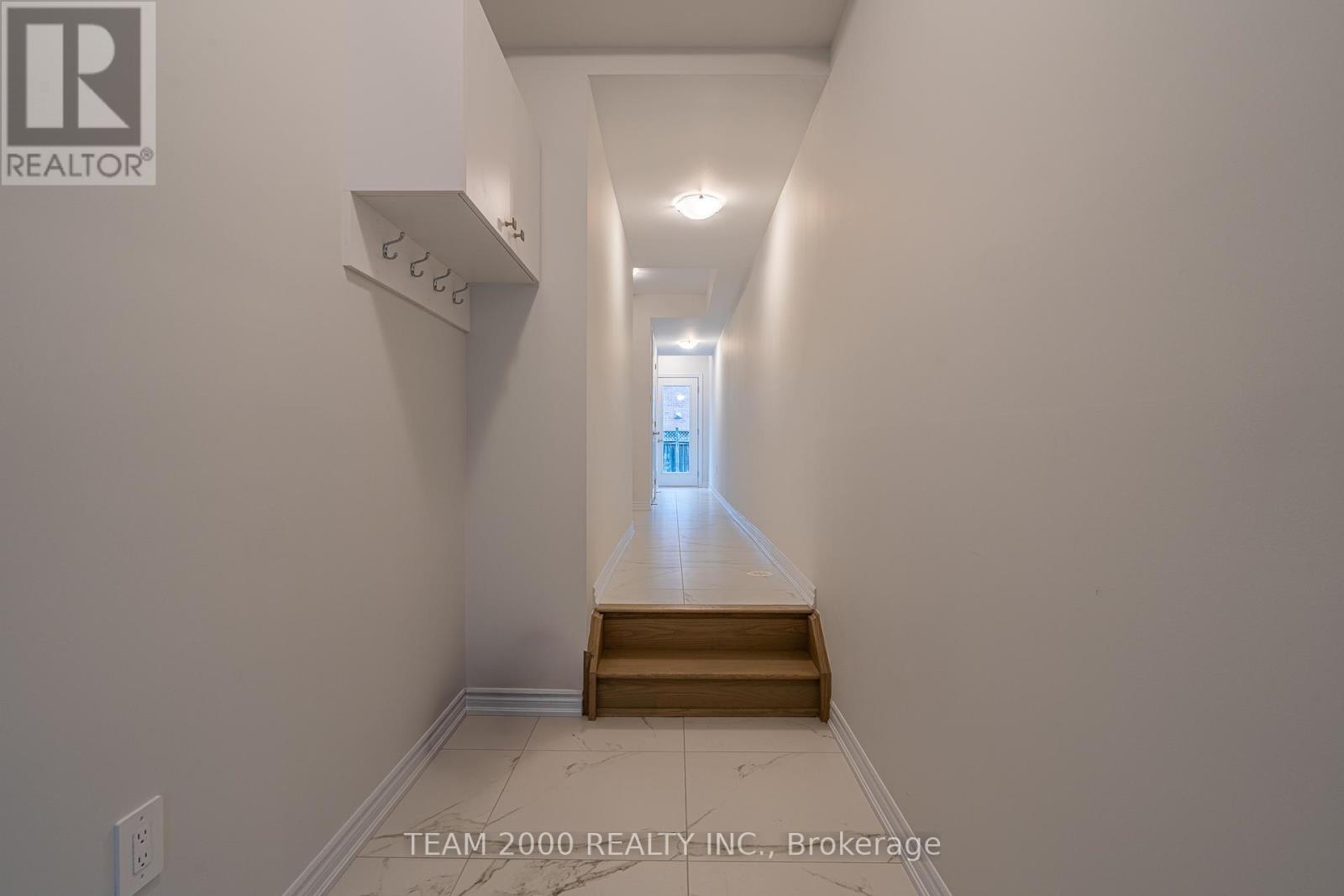 Row / Townhouse for Sale in 5899 SAIGON STREET|Mississauga (East Credit), Ontario L5V0E9 3