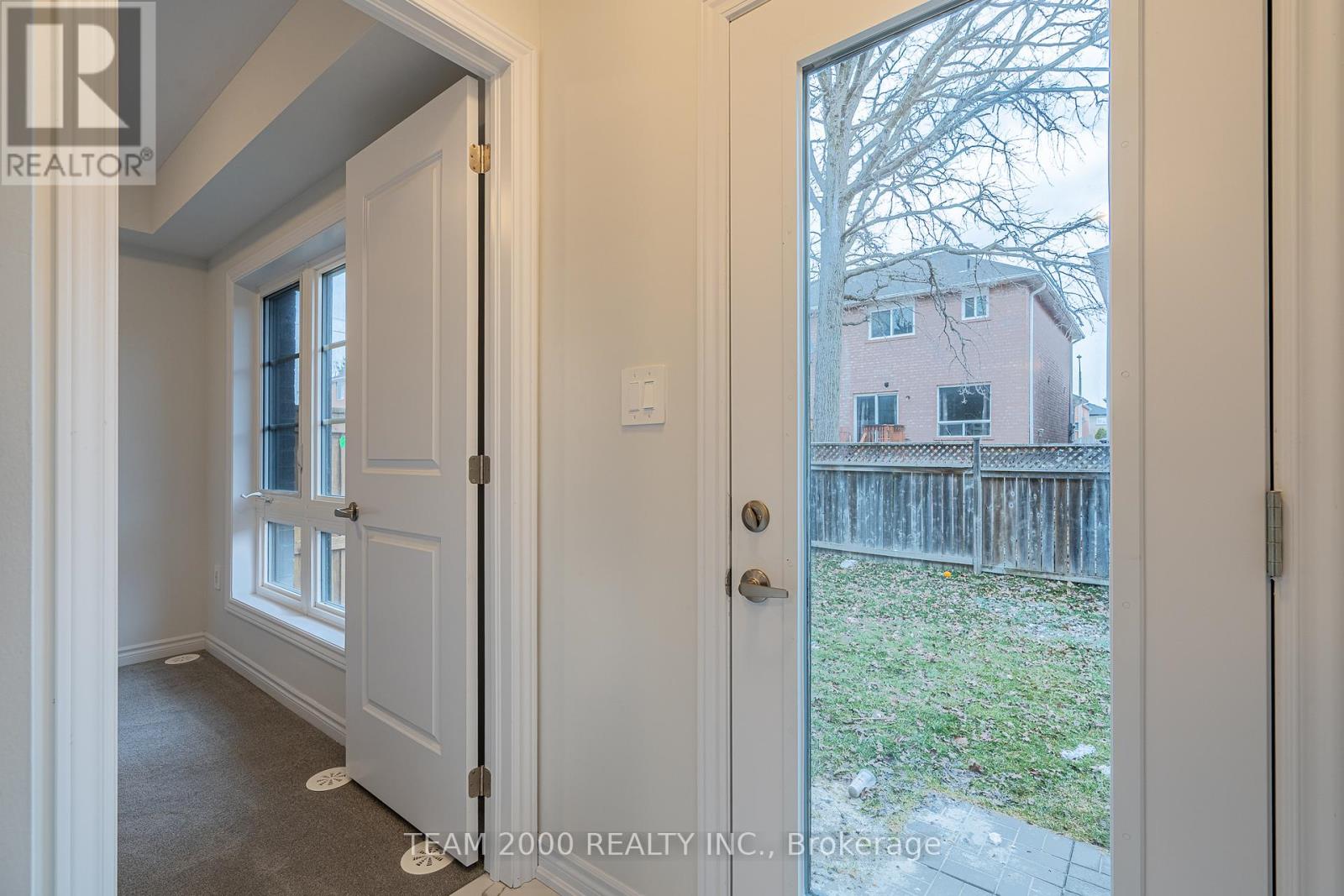Row / Townhouse for Sale in 5899 SAIGON STREET|Mississauga (East Credit), Ontario L5V0E9 5