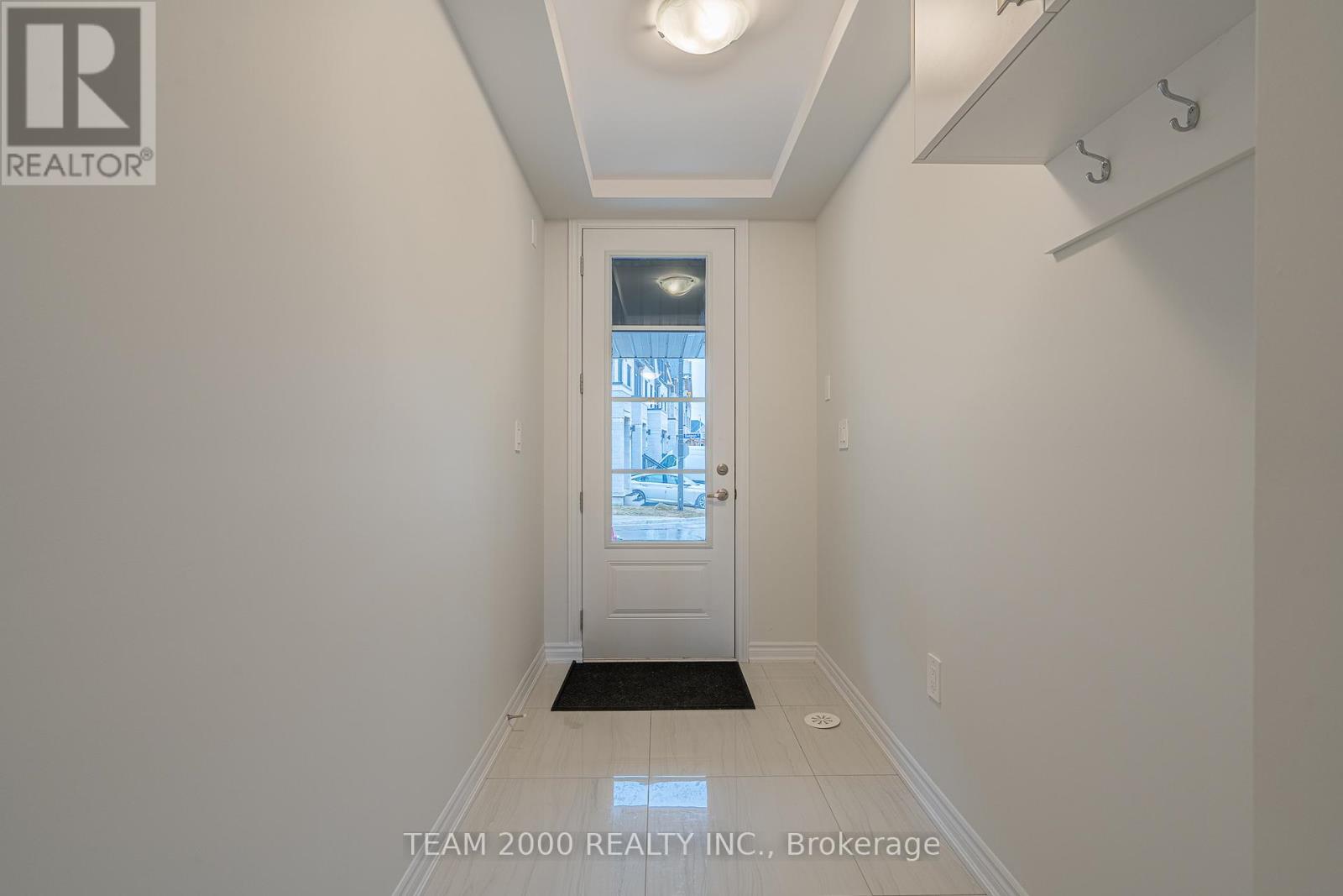 Row / Townhouse for Sale in 5915 SAIGON STREET DRIVE|Mississauga (East Credit), Ontario L5V0E9 2