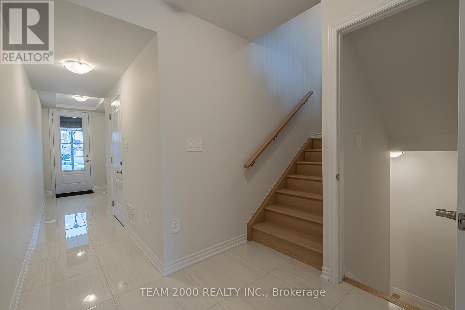 Row / Townhouse for Sale in 5915 SAIGON STREET DRIVE|Mississauga (East Credit), Ontario L5V0E9 3