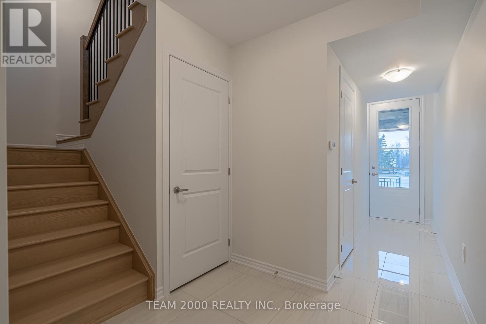 Row / Townhouse for Sale in 5915 SAIGON STREET DRIVE|Mississauga (East Credit), Ontario L5V0E9 4