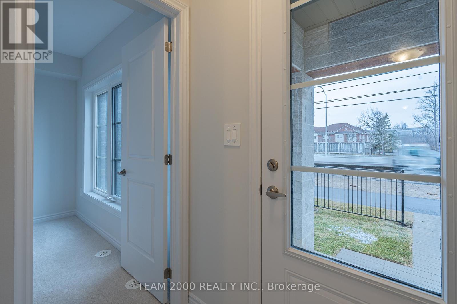 Row / Townhouse for Sale in 5915 SAIGON STREET DRIVE|Mississauga (East Credit), Ontario L5V0E9 5