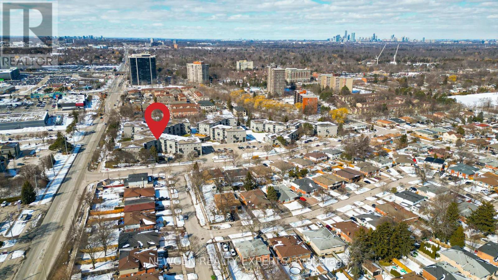 Row / Townhouse for Sale in 88 - 2001 BONNYMEDE DRIVE|Mississauga (Clarkson), Ontario L5J4H8 3