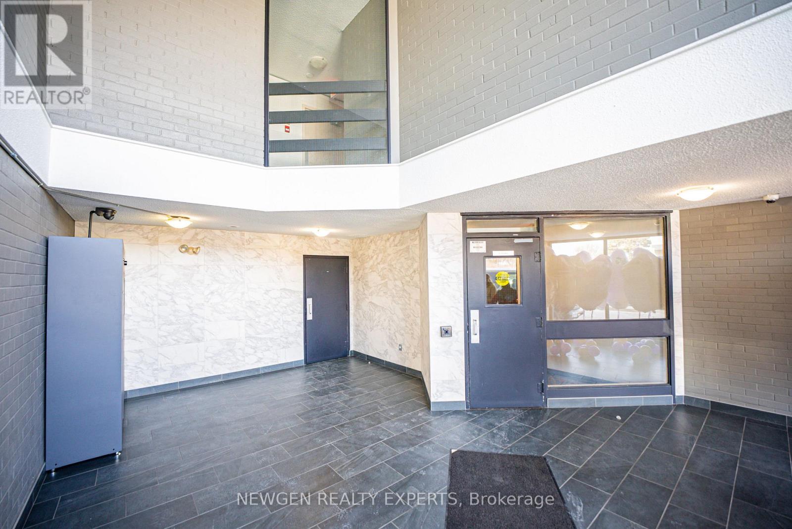 Row / Townhouse for Sale in 88 - 2001 BONNYMEDE DRIVE|Mississauga (Clarkson), Ontario L5J4H8 4