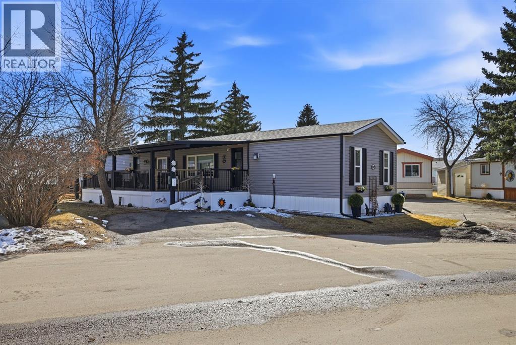 Mobile Home for Sale in 342 Burroughs Circle NE|Calgary, Alberta T1Y6K3 3