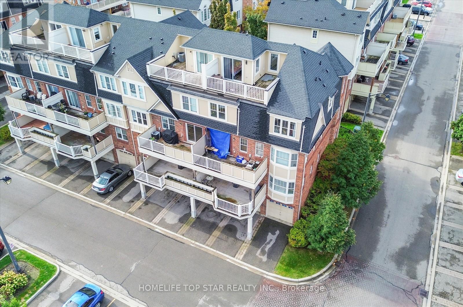 Row / Townhouse for Sale in 6 - 710 NEIGHBOURHOOD CIRCLE|Mississauga (Cooksville), Ontario L5B0B4 2