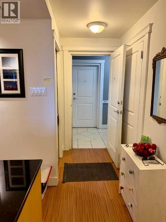 Apartment for Sale in 702, 1022 16 Avenue NW|Calgary, Alberta T2M0K5 2
