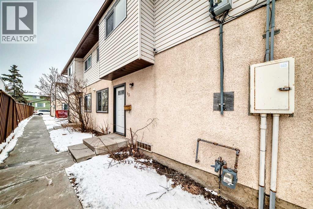Row / Townhouse for Sale in 13, 4531 7 Avenue SE|Calgary, Alberta T2A5E4 3