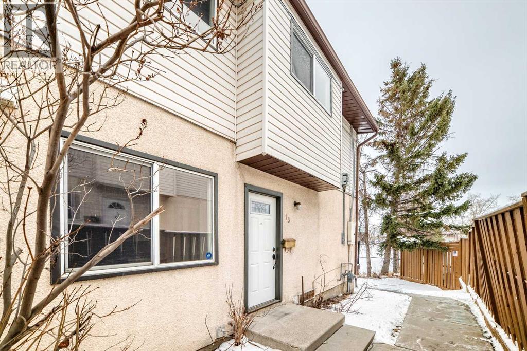Row / Townhouse for Sale in 13, 4531 7 Avenue SE|Calgary, Alberta T2A5E4 2